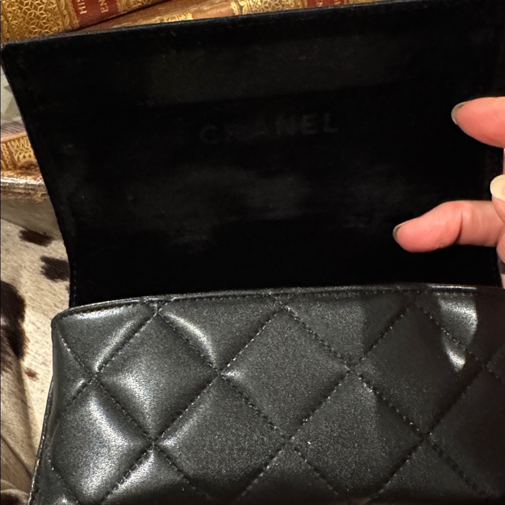 Chanel Pilot Polarized aviator sunglasses in quilted leather case - Picture 5 of 14